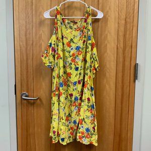 Woman's Plus Size Cut Out Sleeve Dress size 24